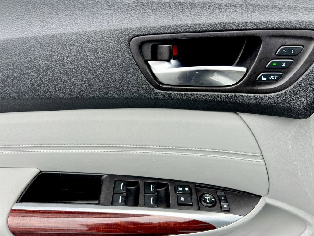 2017 Acura TLX w/Technology Package