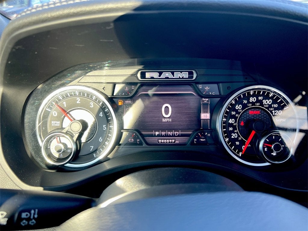 2020 RAM 1500 Laramie Crew Cab 4x4 5'7" Box