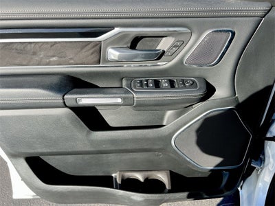 2020 RAM 1500 Laramie Crew Cab 4x4 5'7" Box