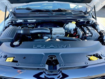 2020 RAM 1500 Laramie Crew Cab 4x4 5'7" Box