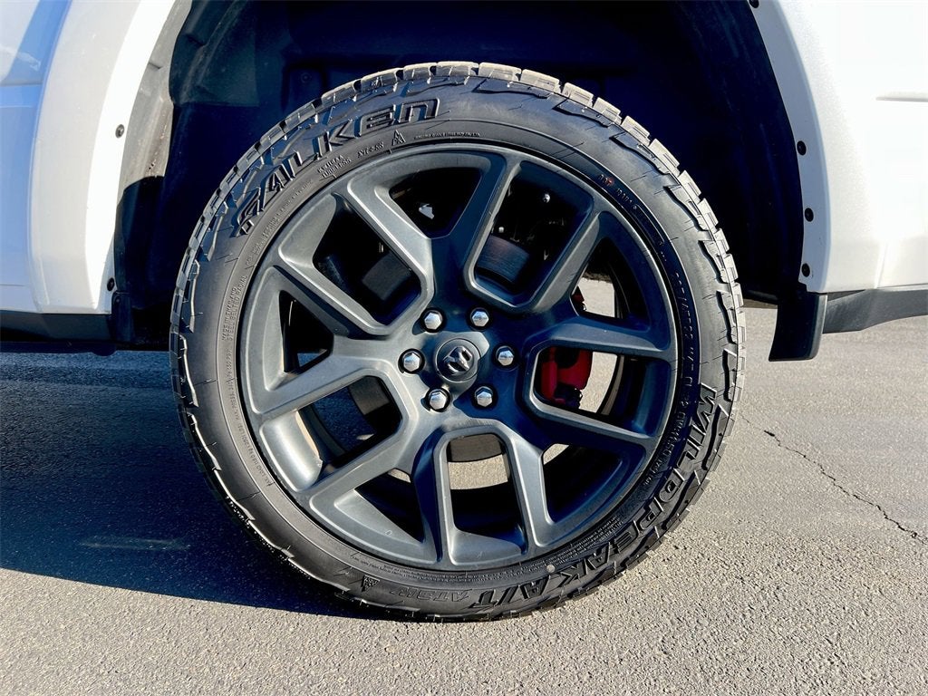 2020 RAM 1500 Laramie Crew Cab 4x4 5'7" Box