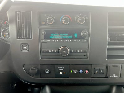 2025 Chevrolet Express Passenger 1LT