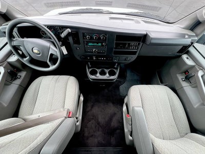 2025 Chevrolet Express Passenger 1LT