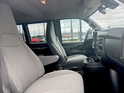 2025 Chevrolet Express Passenger 1LT