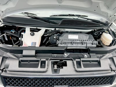 2025 Chevrolet Express Passenger 1LT