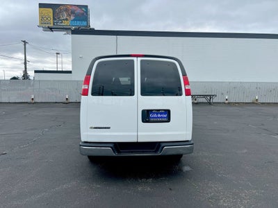 2025 Chevrolet Express Passenger 1LT