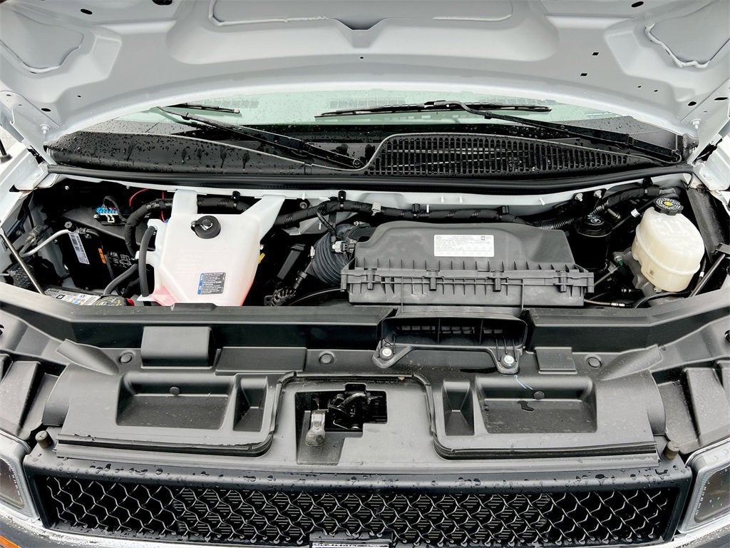 2025 Chevrolet Express Cutaway 3500 1WT