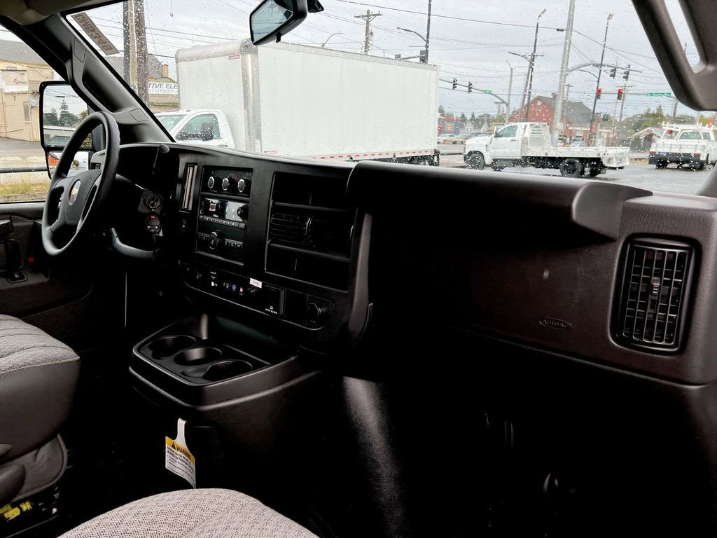 2025 Chevrolet Express Cutaway 3500 1WT