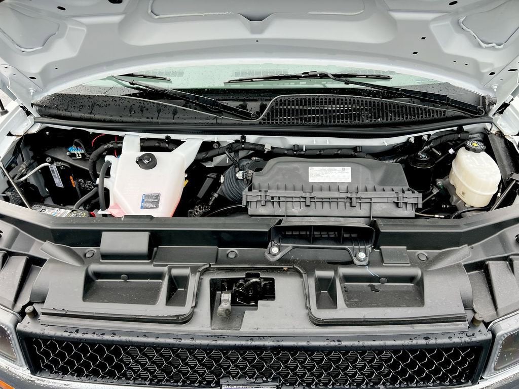 2025 Chevrolet Express Cutaway 3500 1WT