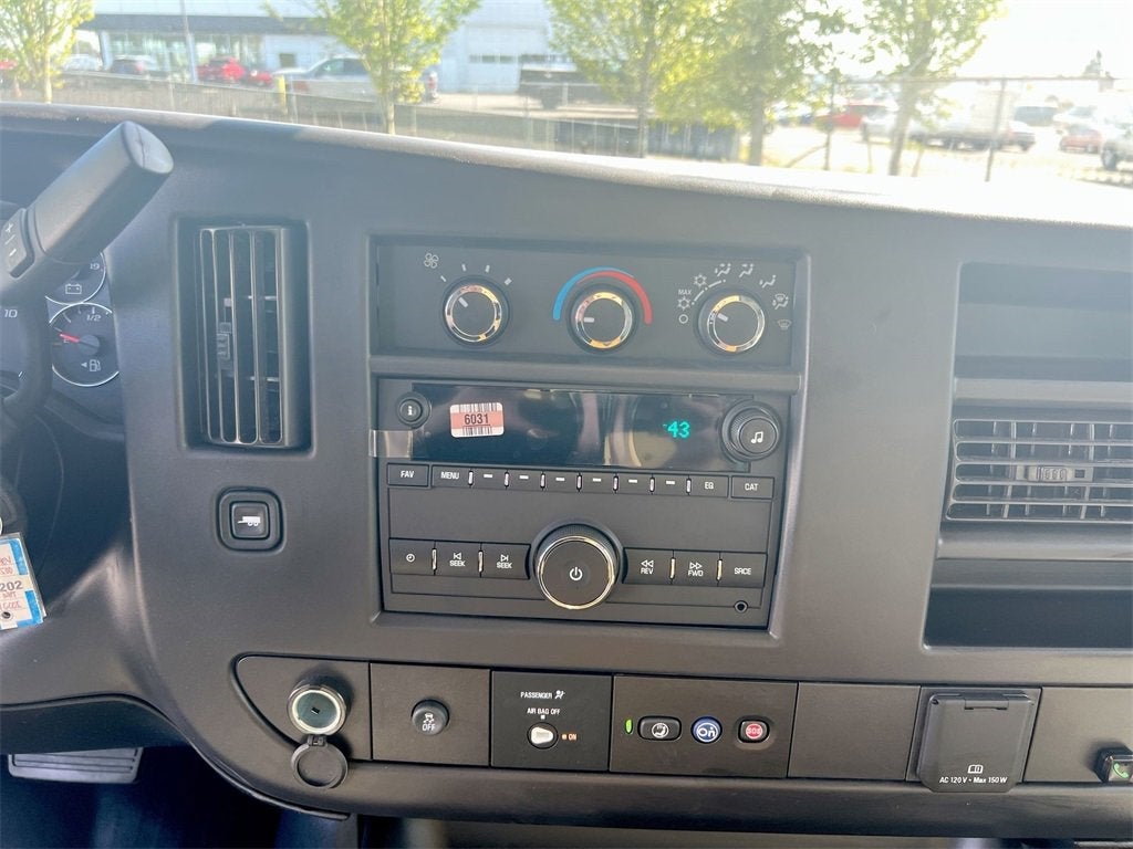 2025 Chevrolet Express Cutaway 3500 1WT