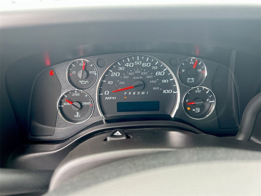 2025 Chevrolet Express Cutaway 3500 1WT