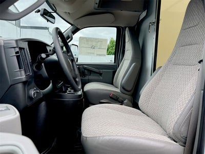 2025 Chevrolet Express Cutaway 3500 1WT