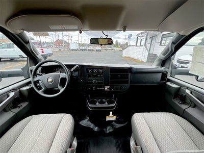 2025 Chevrolet Express Cutaway 3500 1WT