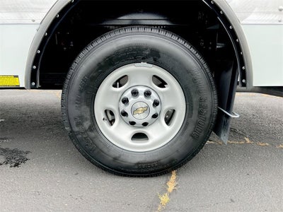 2025 Chevrolet Express Cutaway 3500 1WT