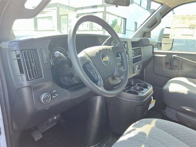 2025 Chevrolet Express Cutaway 3500 1WT
