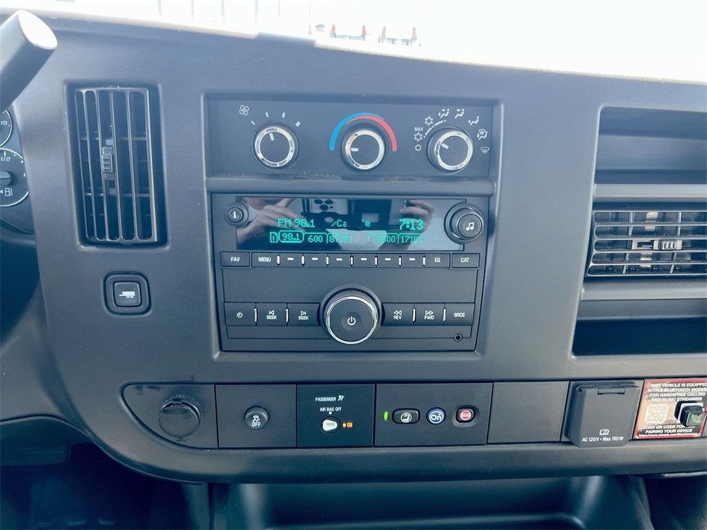 2025 Chevrolet Express Cutaway 3500 1WT