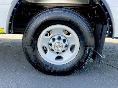 2025 Chevrolet Express Cutaway 3500 1WT