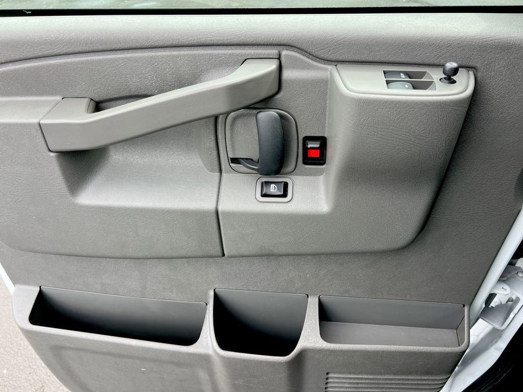 2024 Chevrolet Express Cargo 2500 WT