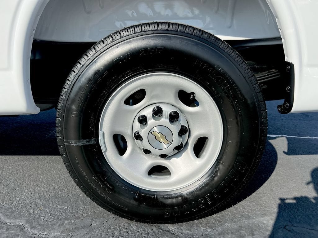 2026 Chevrolet Express Cargo WT
