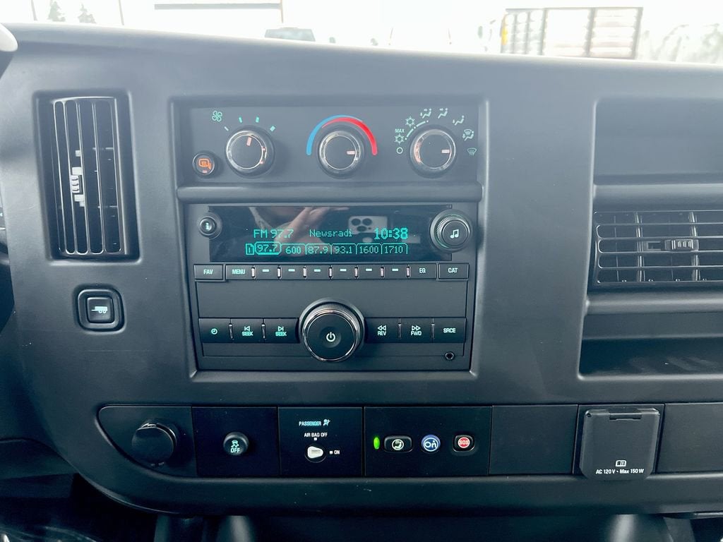 2025 Chevrolet Express Cargo WT