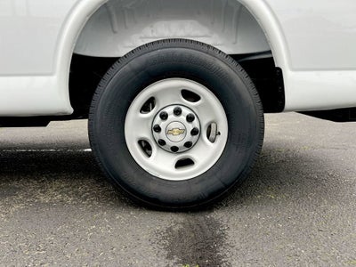 2025 Chevrolet Express Cargo WT