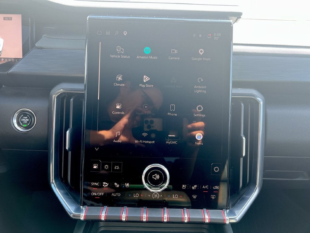 2024 GMC Acadia AT4