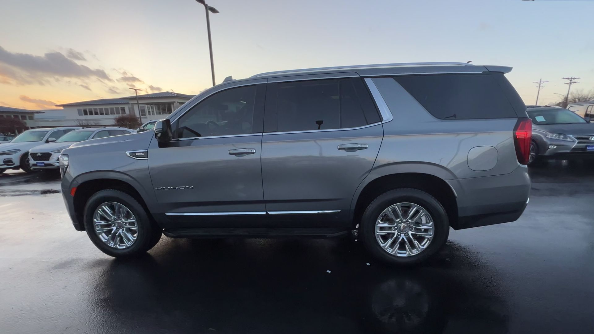 2021 GMC Yukon SLT