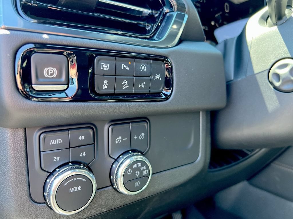 2025 GMC Yukon XL AT4