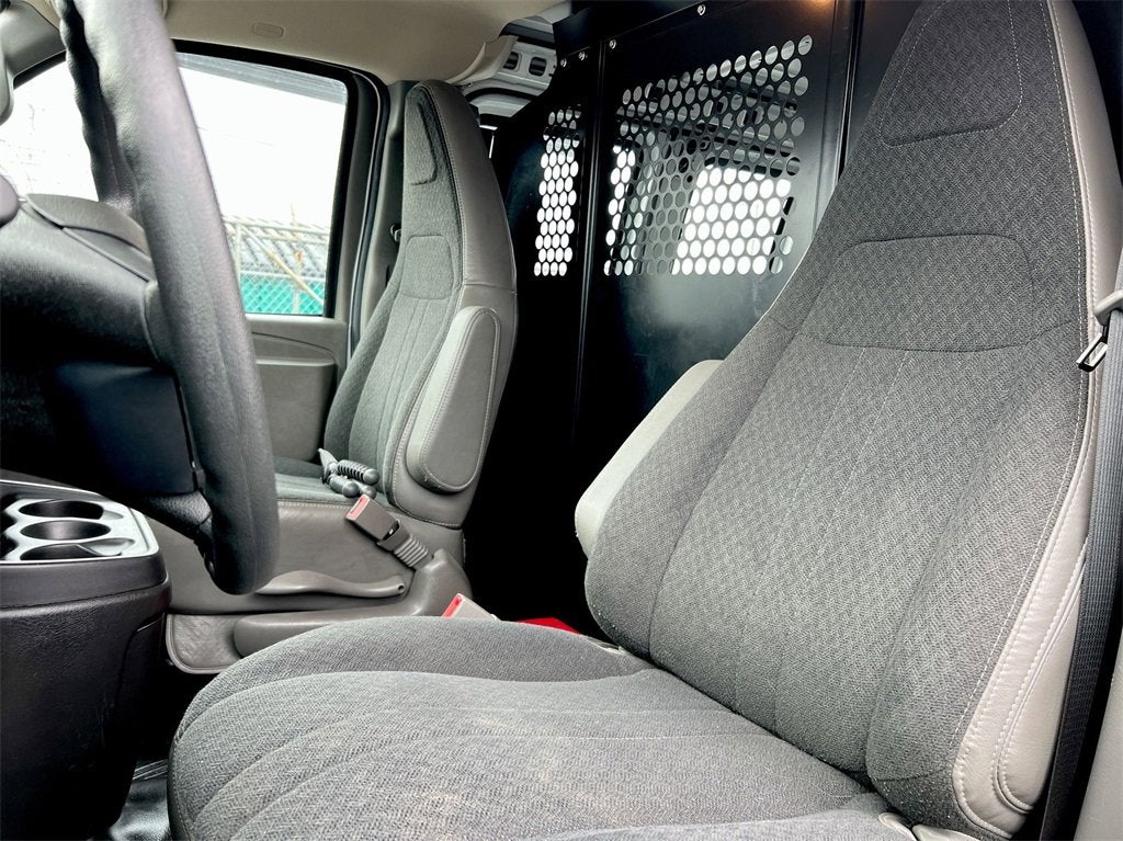 2022 GMC Savana Cargo 2500 Work Van