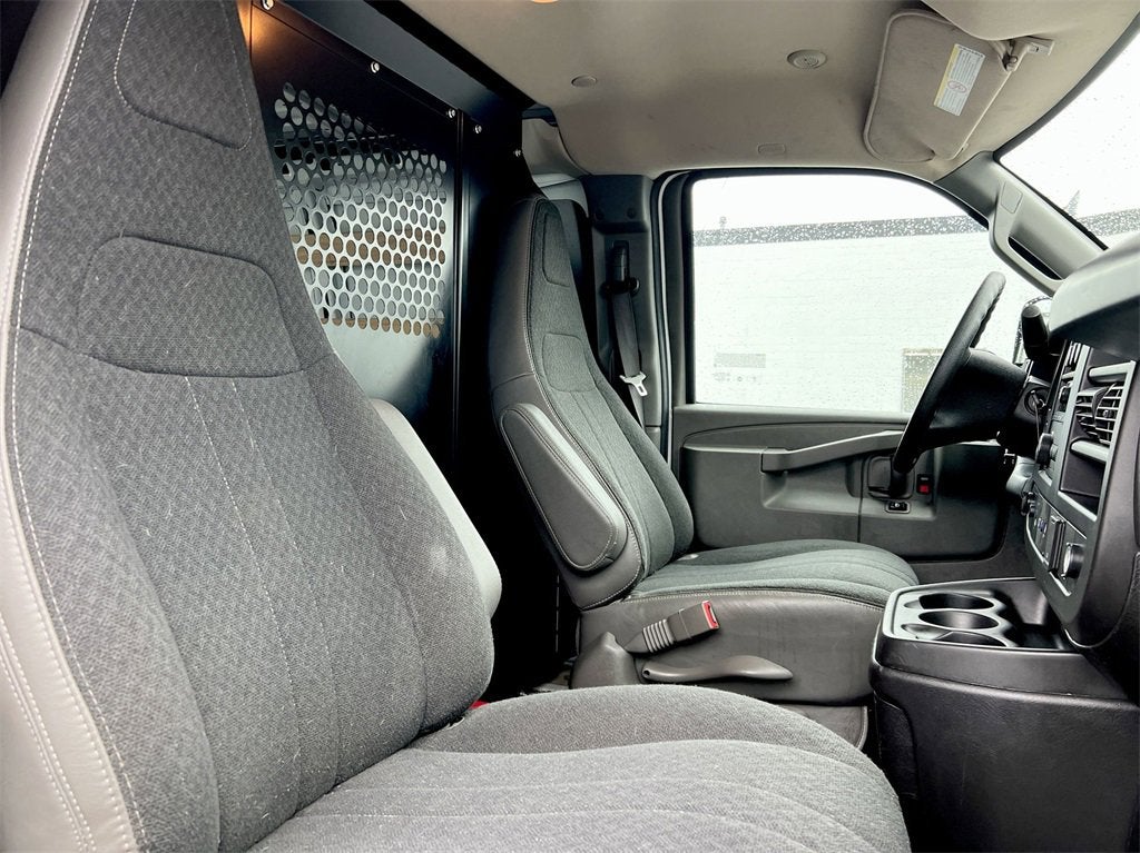 2022 GMC Savana Cargo 2500 Work Van