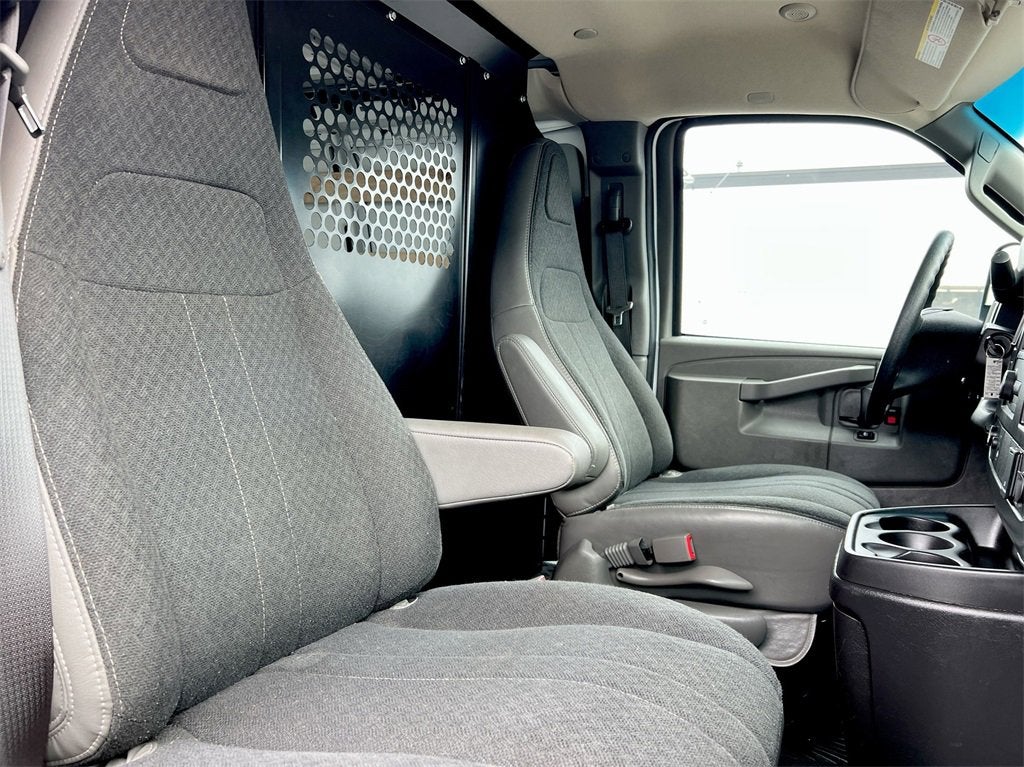 2022 GMC Savana Cargo 2500 Work Van