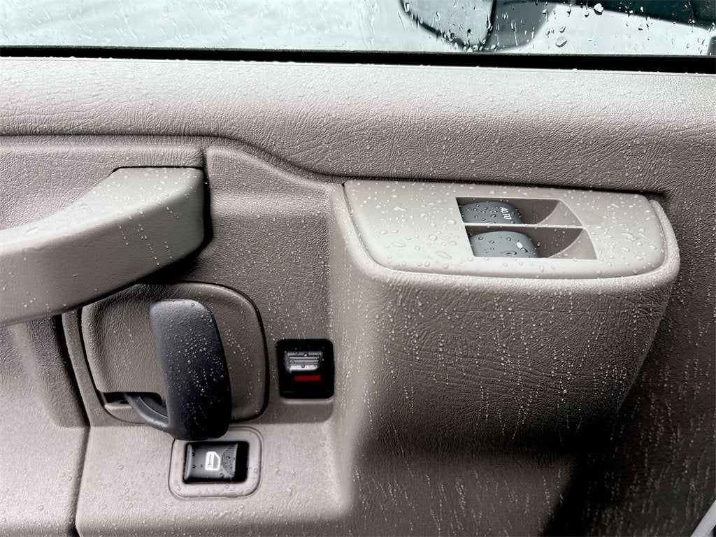 2026 Chevrolet Express Cutaway 3500 1WT