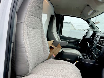 2026 Chevrolet Express Cutaway 3500 1WT