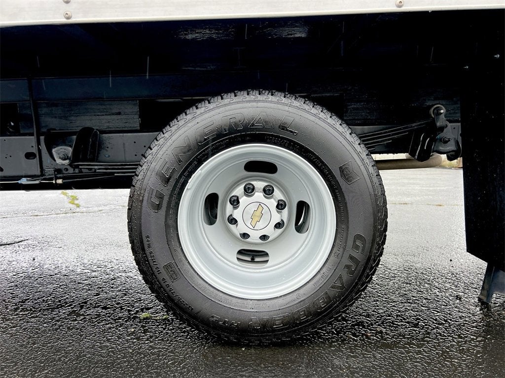 2026 Chevrolet Express Cutaway 3500 1WT