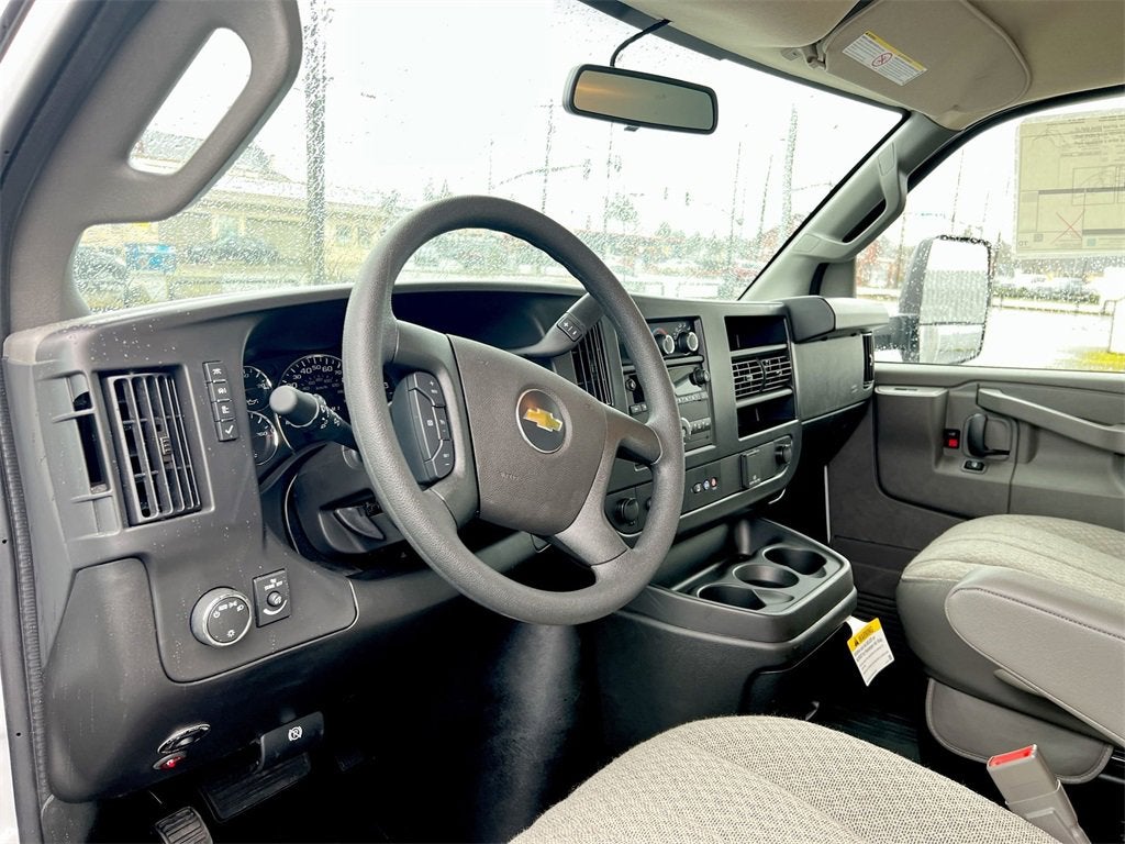 2026 Chevrolet Express Cutaway 3500 1WT