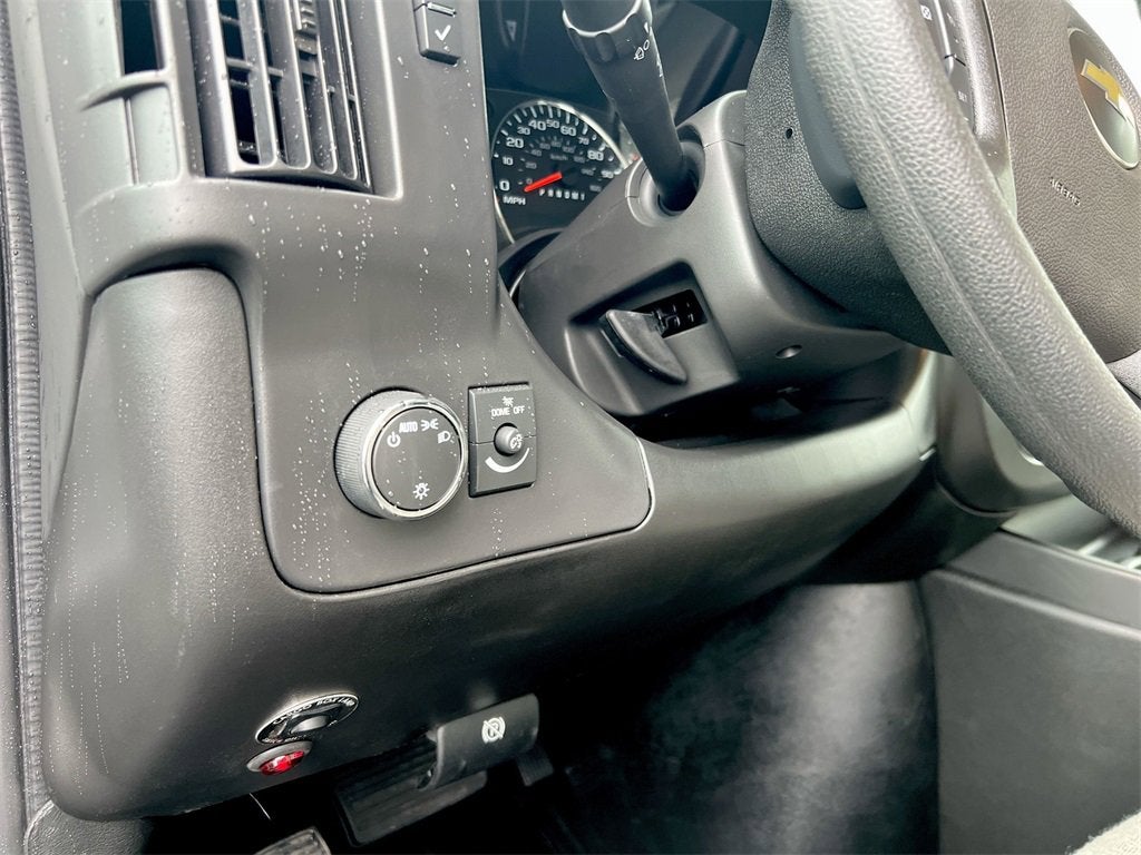 2026 Chevrolet Express Cutaway 3500 1WT