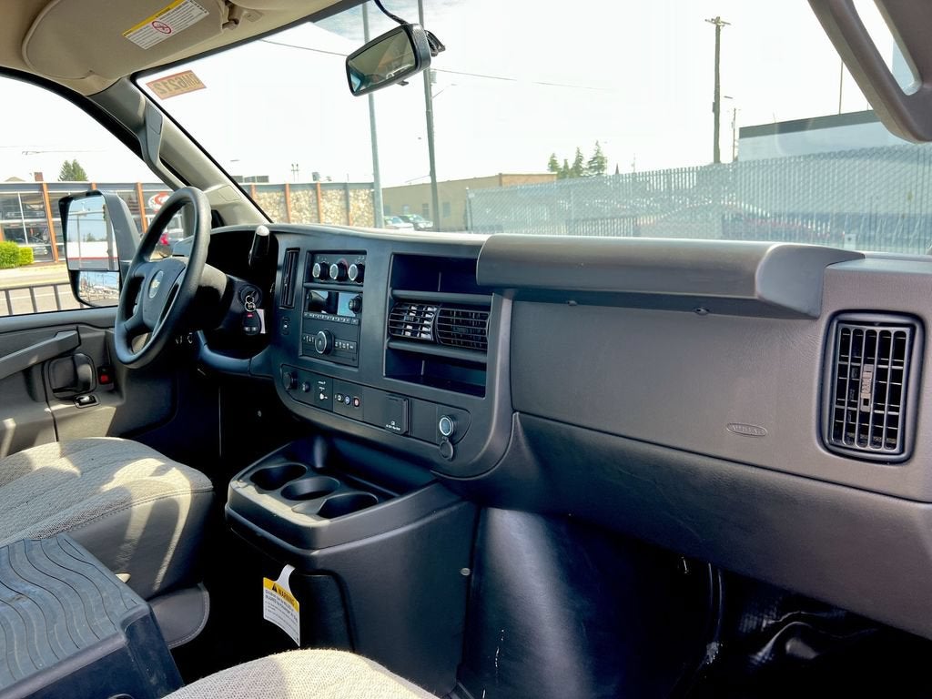 2026 Chevrolet Express Cutaway 3500 1WT