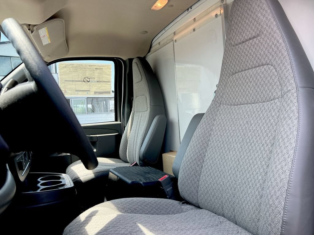 2026 Chevrolet Express Cutaway 3500 1WT