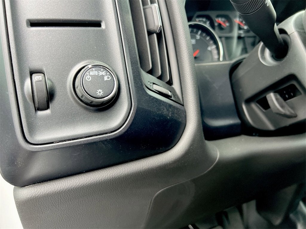 2023 Chevrolet Silverado 5500 HD Work Truck