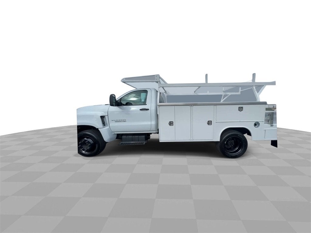 2023 Chevrolet Silverado 6500 HD Work Truck