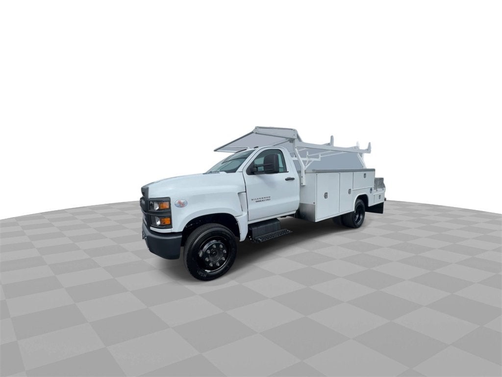 2023 Chevrolet Silverado 6500 HD Work Truck