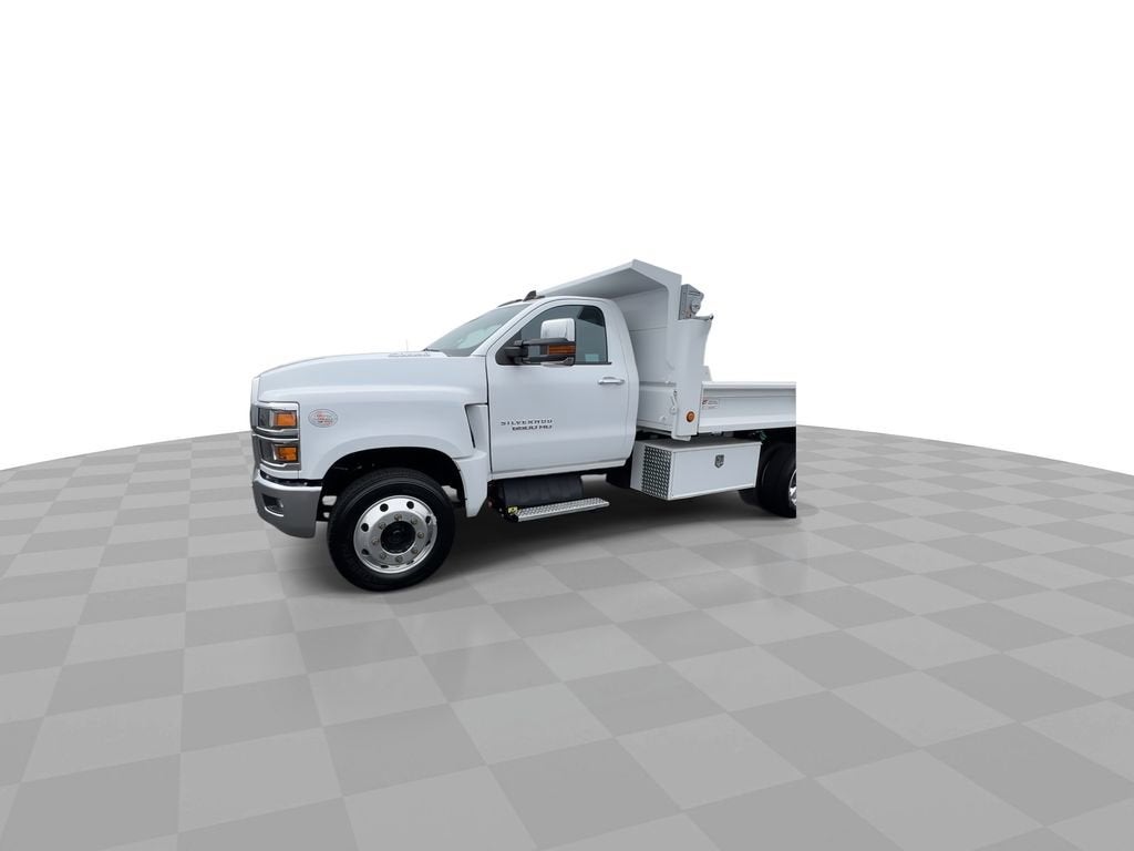 2022 Chevrolet Silverado 6500 HD Work Truck