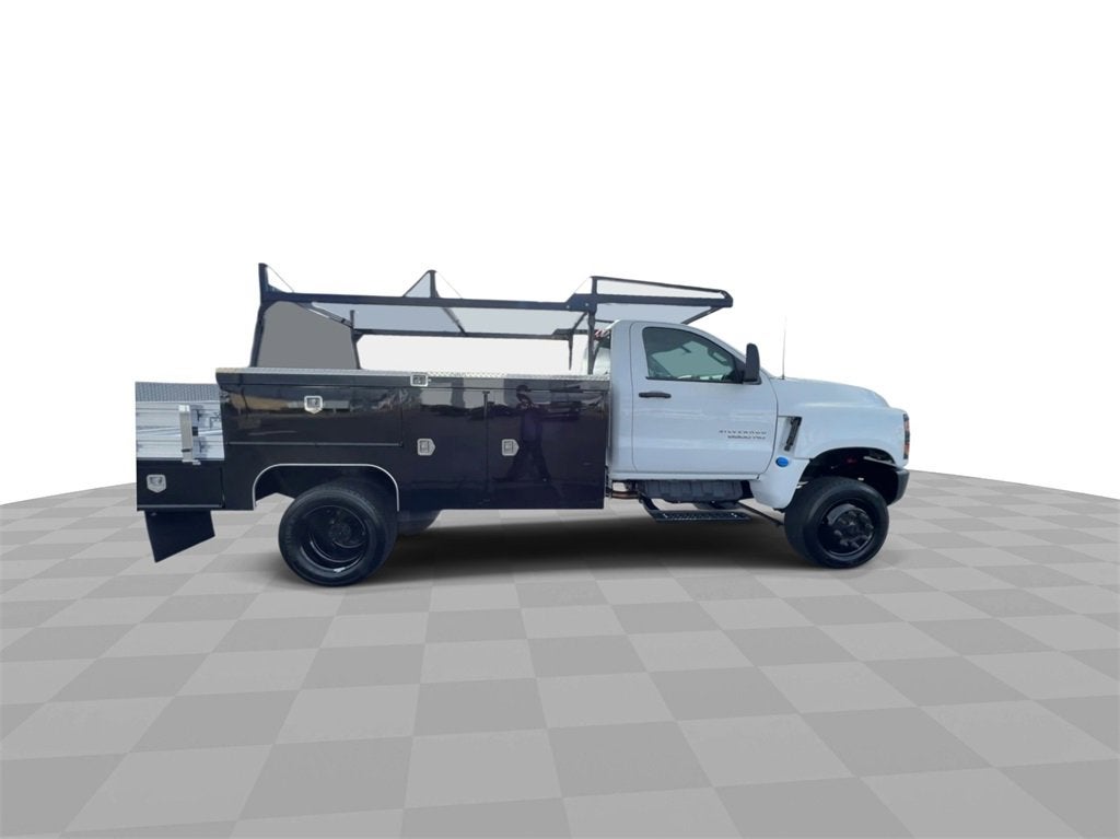 2023 Chevrolet Silverado 6500 HD Work Truck