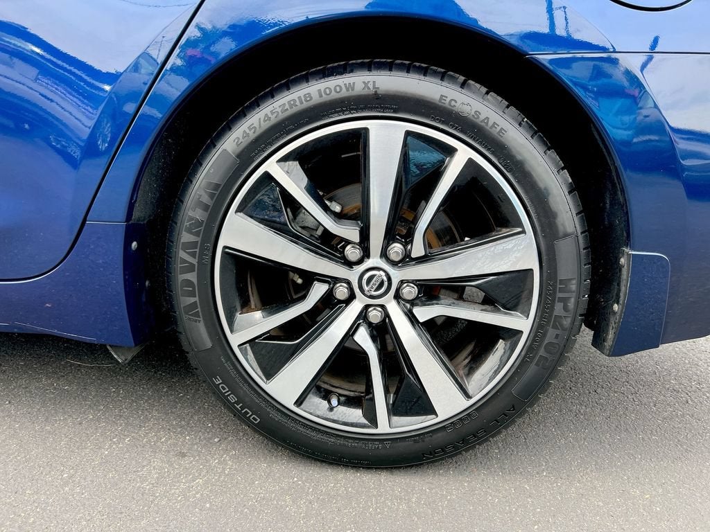 2022 Nissan Maxima SL