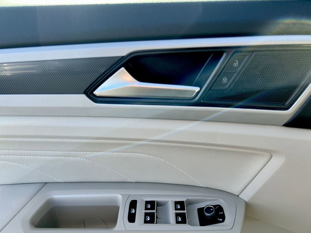 2021 Volkswagen Atlas 3.6L V6 SE w/Technology R-Line