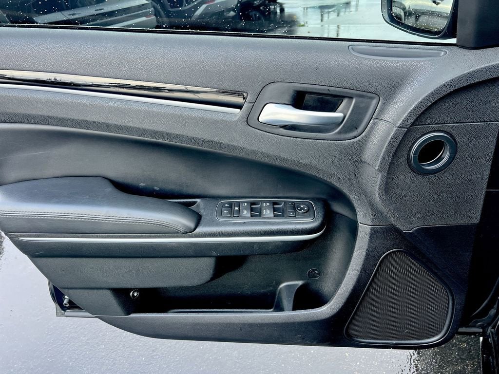 2023 Chrysler 300 Touring