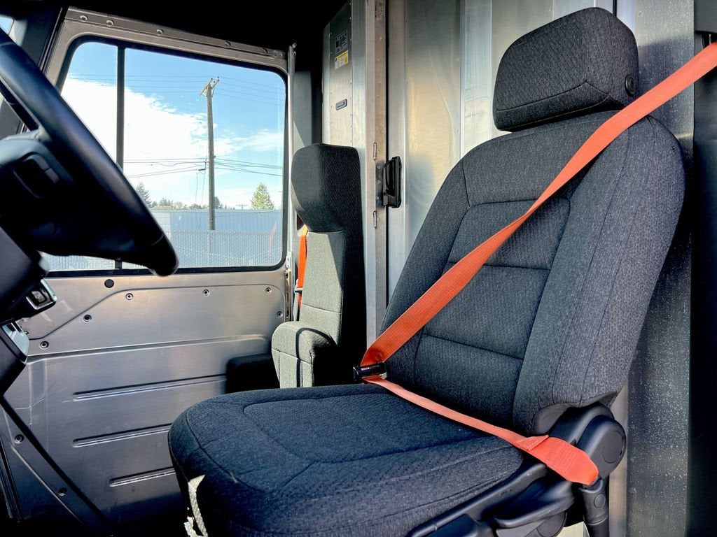 2023 BrightDrop Zevo 600 EJY