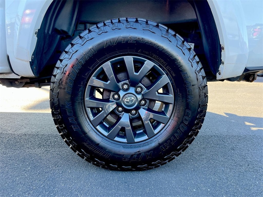 2022 Toyota Tacoma SR5 V6