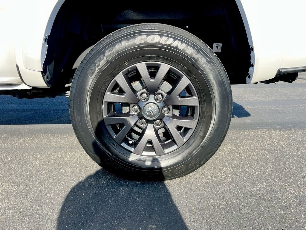2022 Toyota Tacoma SR5 V6