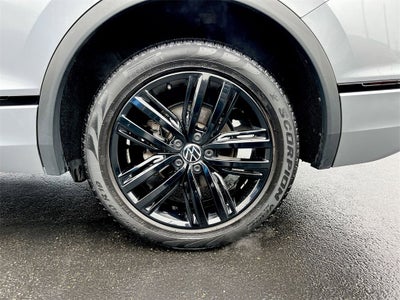 2022 Volkswagen Tiguan 2.0T SE R-Line Black